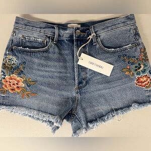 New sz 29/8 driftwood Goldie floral embroidered cut off Jean denim shorts Maui